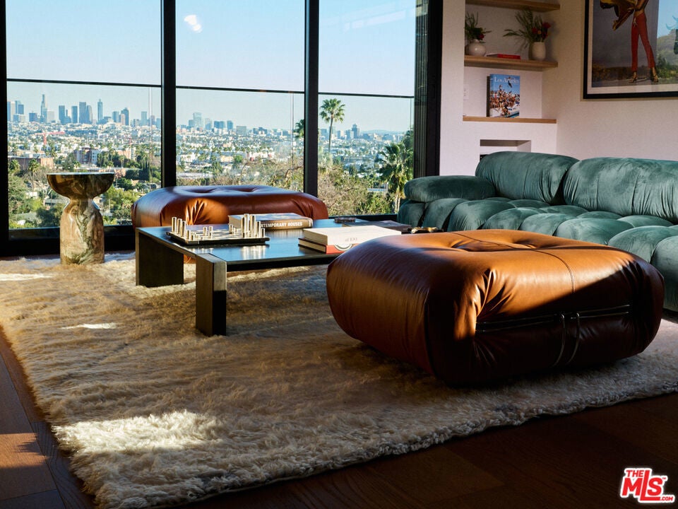 Photo of Listing #25497347