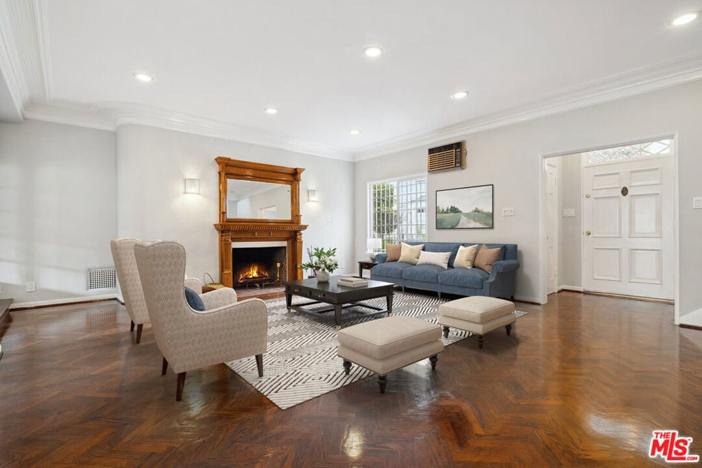 Photo of Listing #25496831