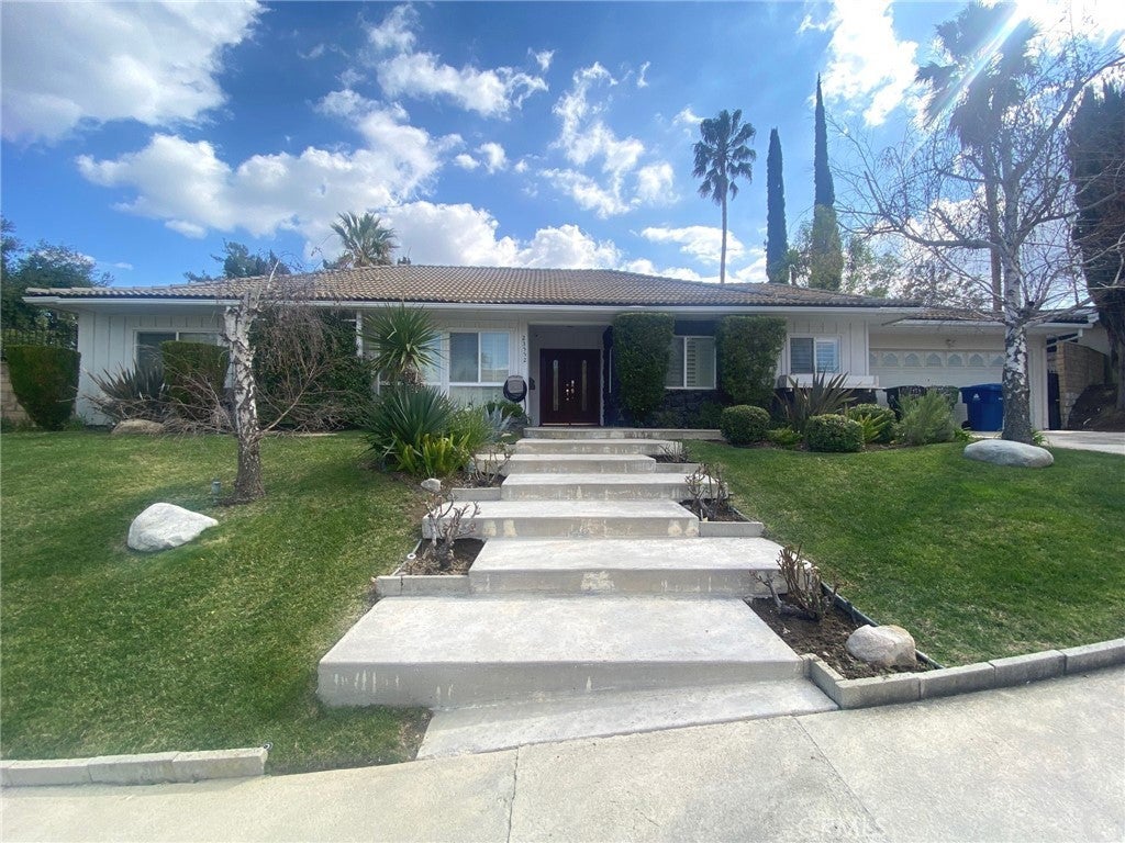 Photo of Listing #SR25029676