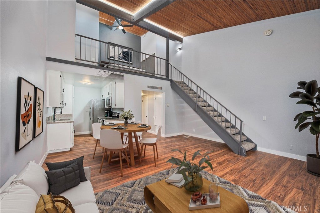 Photo of Listing #SR25032354