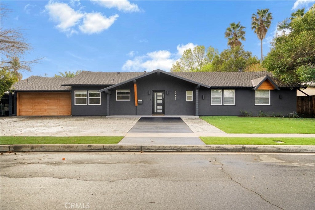 Photo of Listing #SR25032757