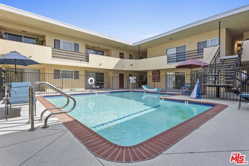 Photo of Listing #25498125