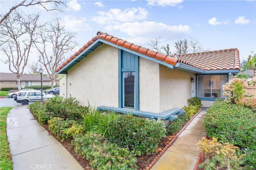 Photo of Listing #OC25029542