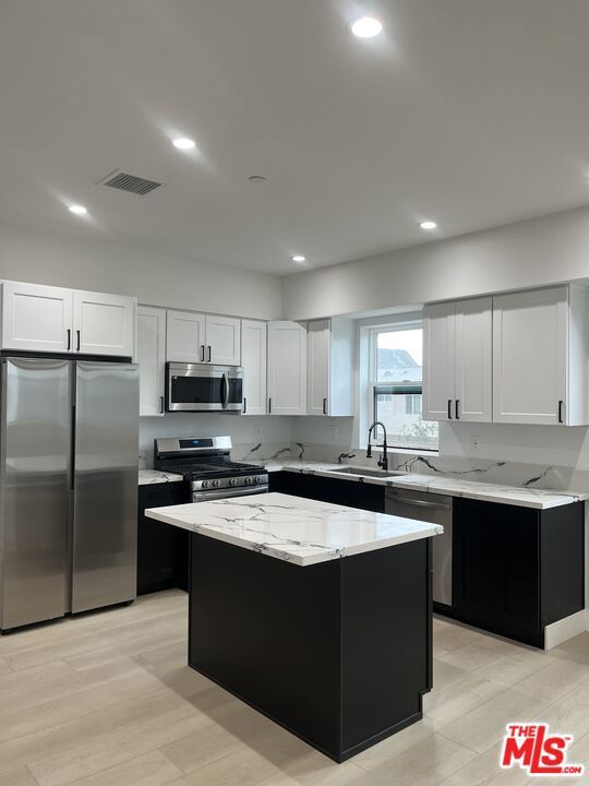 Photo of Listing #25498009