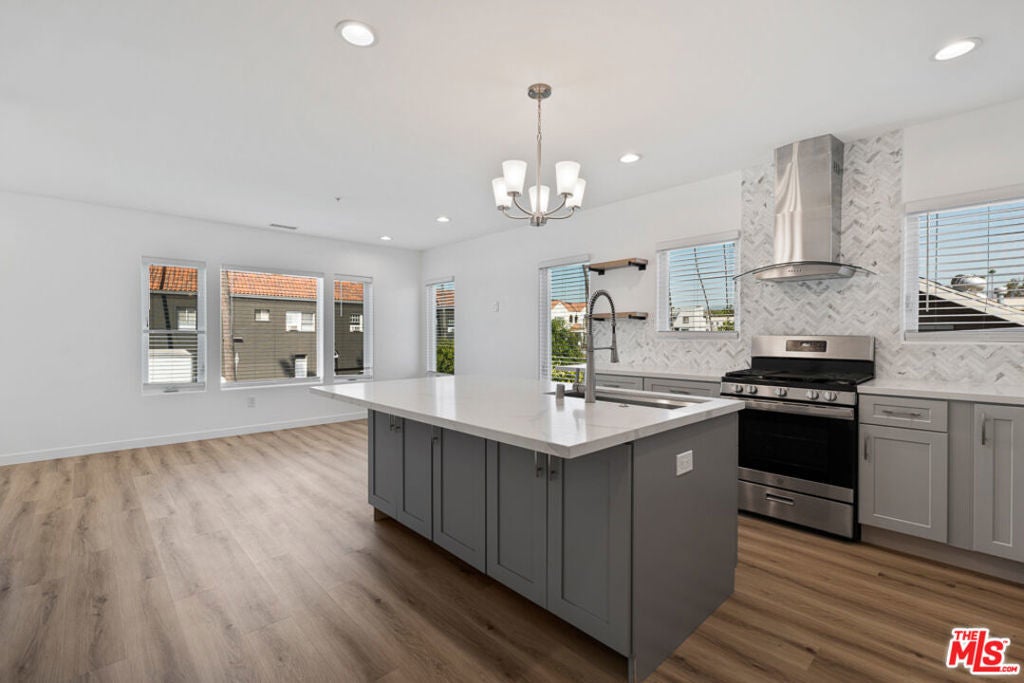 Photo of Listing #25498511