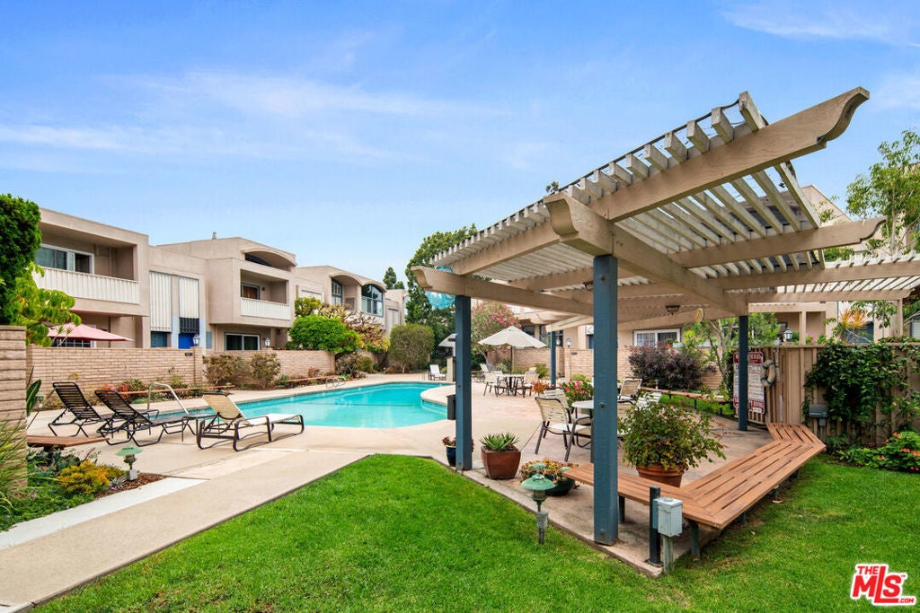 Photo of Listing #25498633