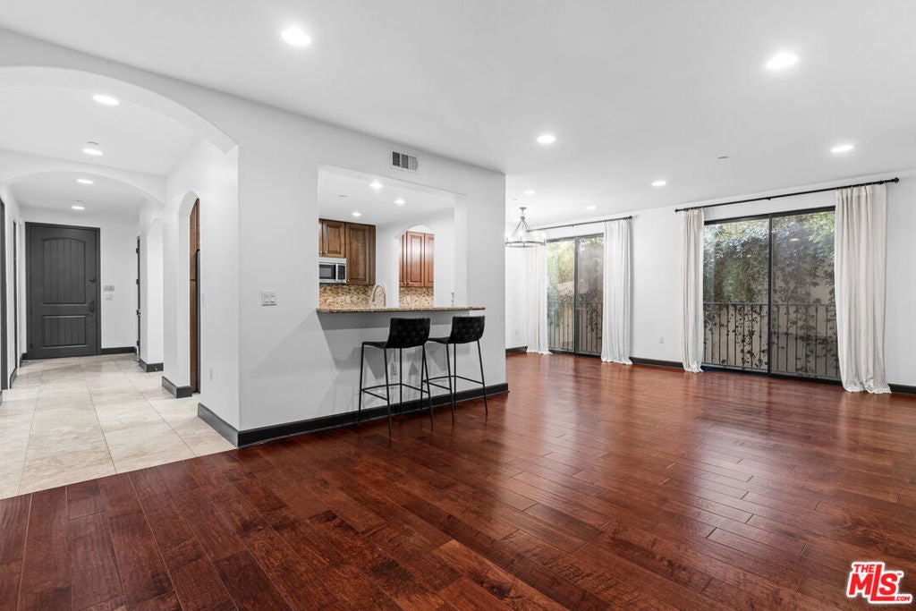 Photo of Listing #25497251