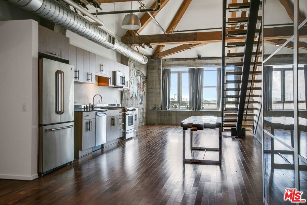 Photo of Listing #25498741