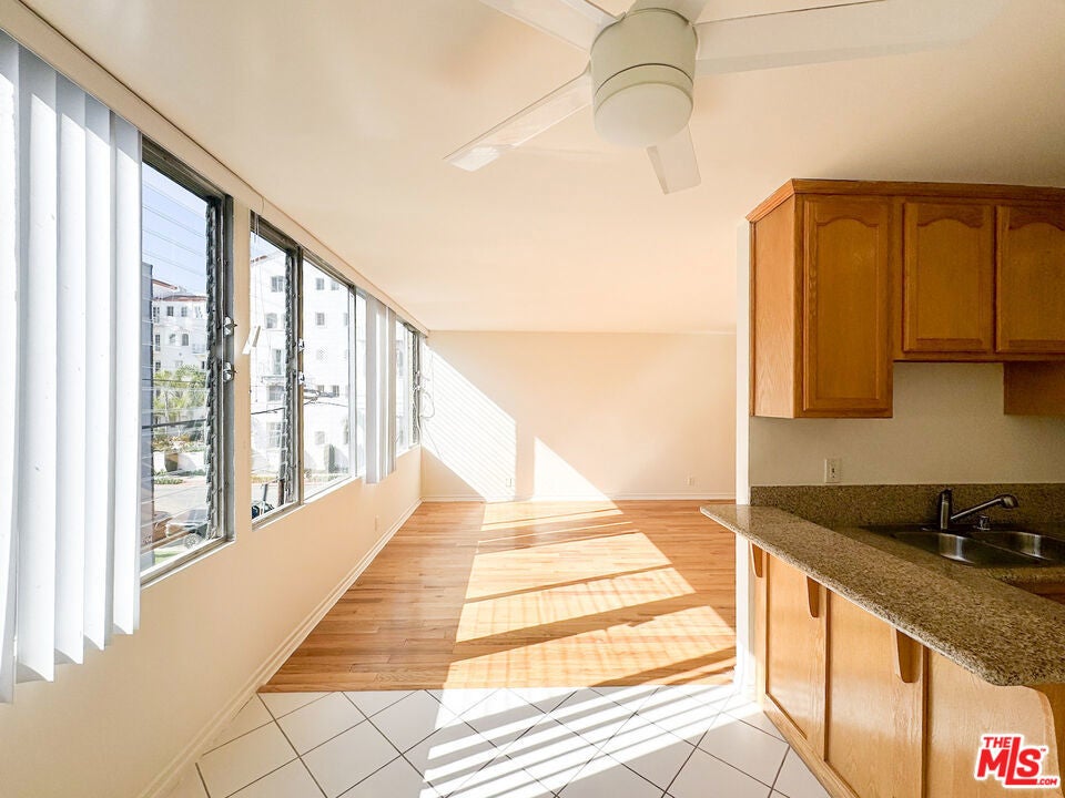 Photo of Listing #25499375