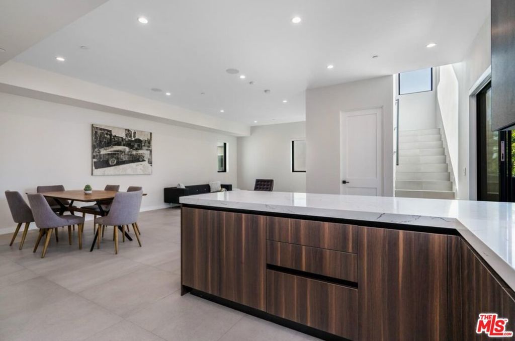 Photo of Listing #25499771