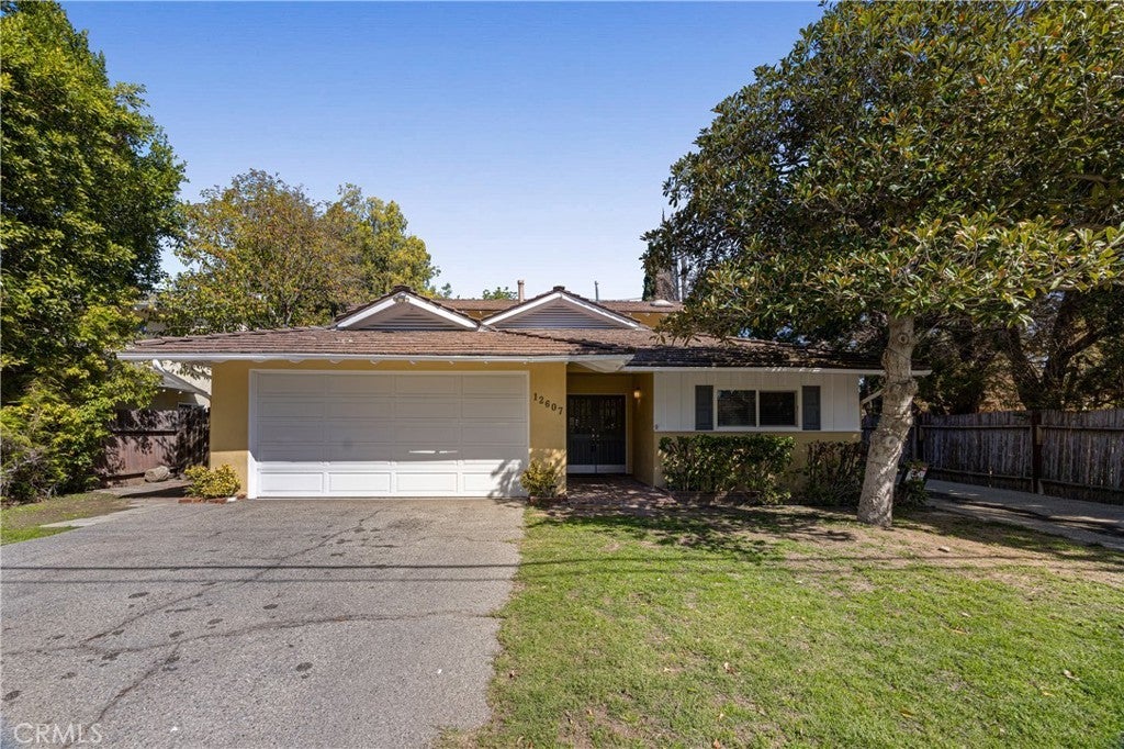 Photo of Listing #SR25035189