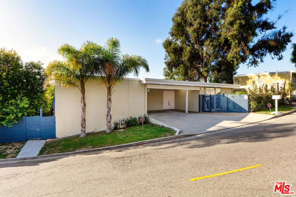 Photo of Listing #25499371