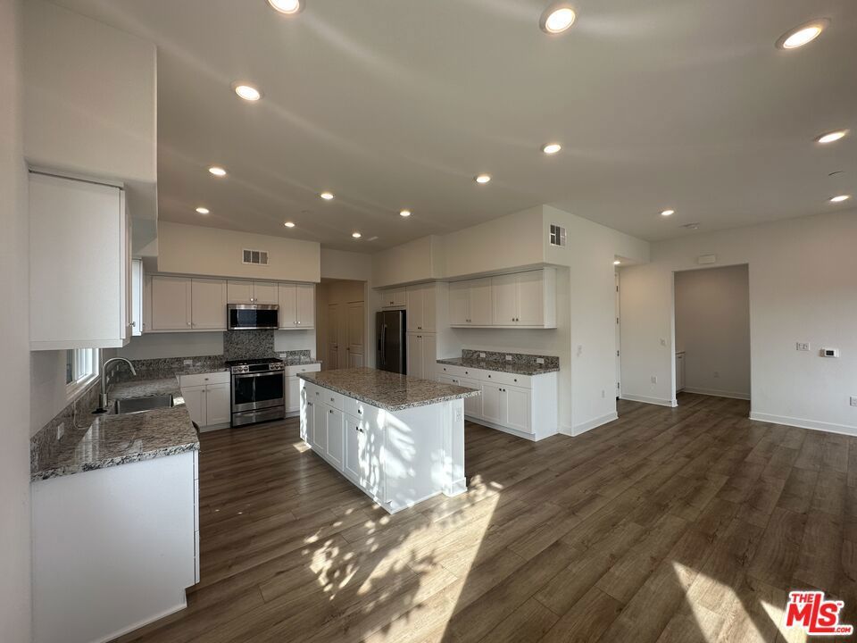 Photo of Listing #25500159