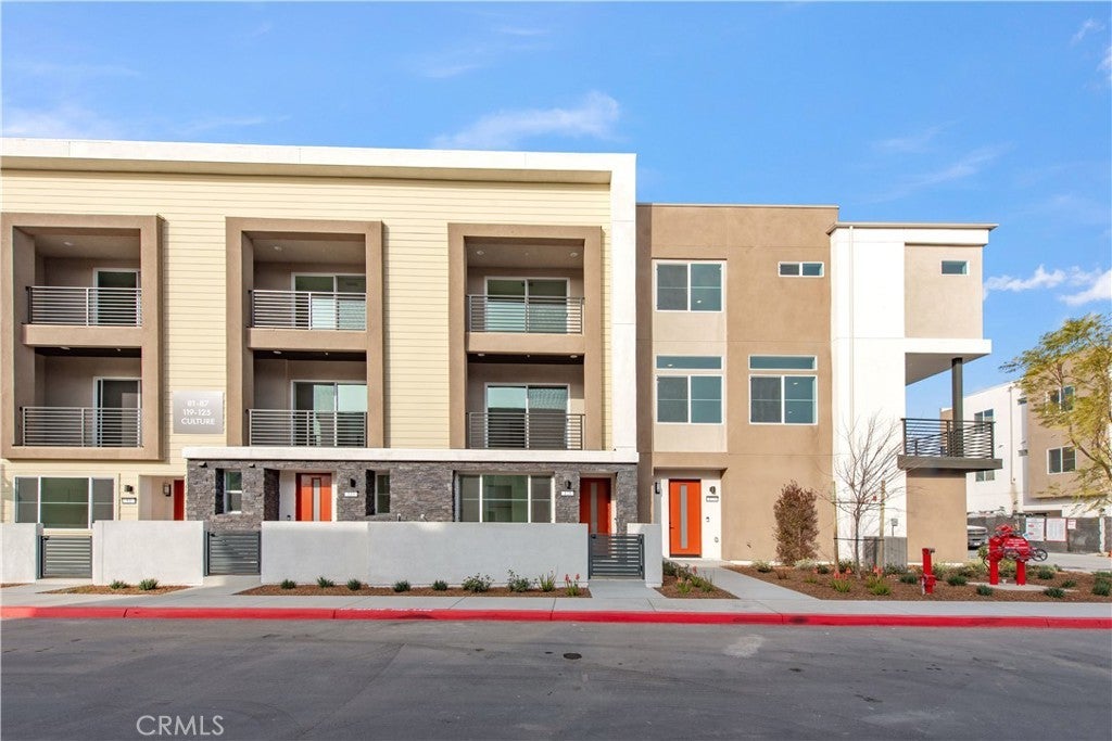 Photo of Listing #OC25036375