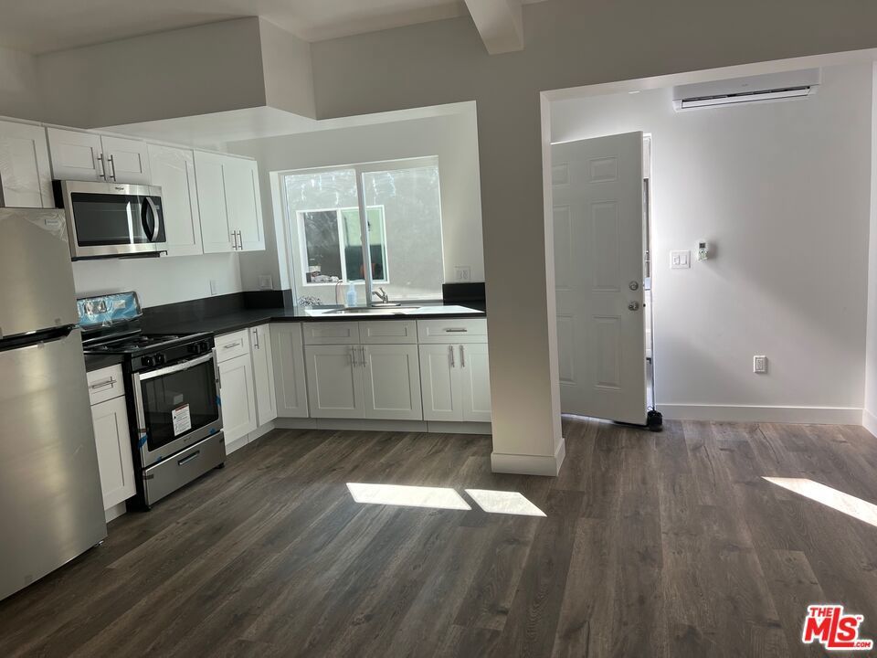 Photo of Listing #25495303