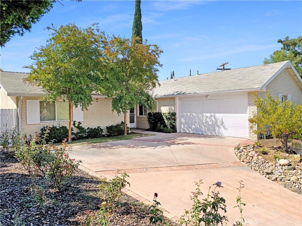 Photo of Listing #SR25036835