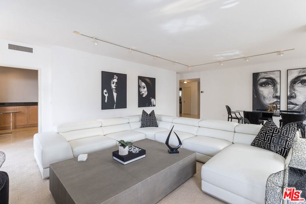 Photo of Listing #25500207