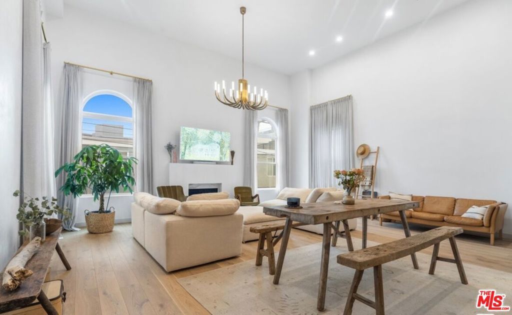 Photo of Listing #25499835