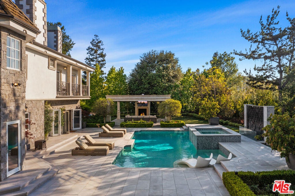 Photo of Listing #25500847