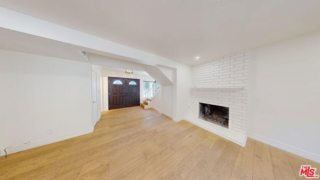 Photo of Listing #25500963