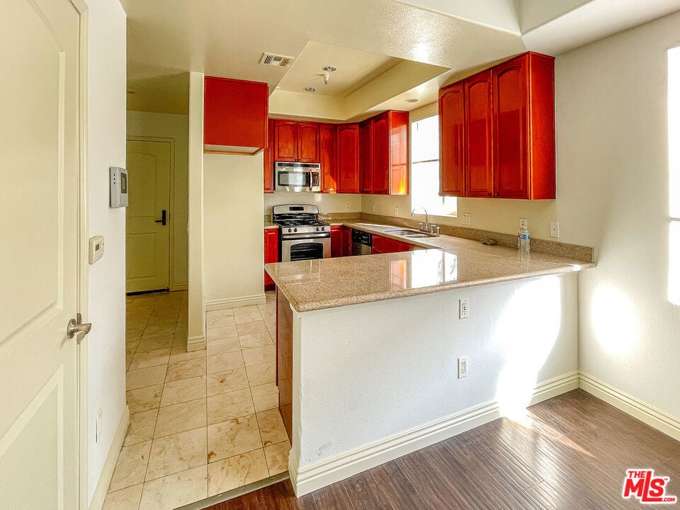 Photo of Listing #25501049