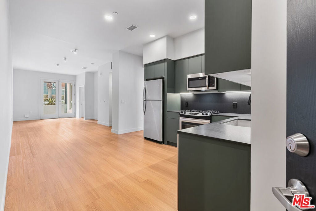 Photo of Listing #25501179