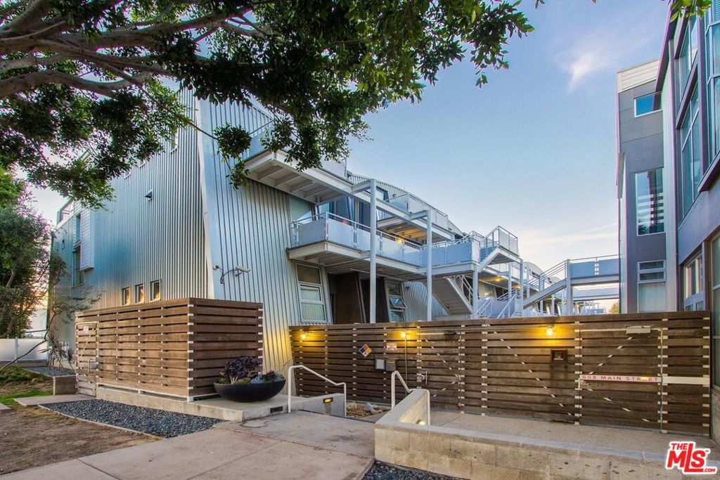 Photo of Listing #25500955