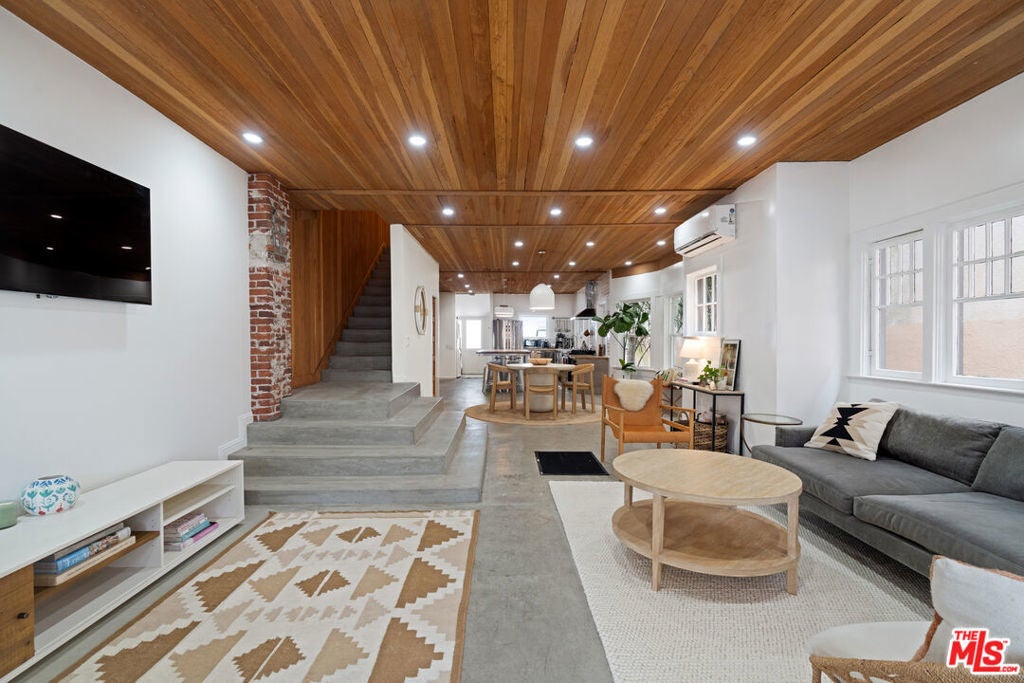 Photo of Listing #25502522