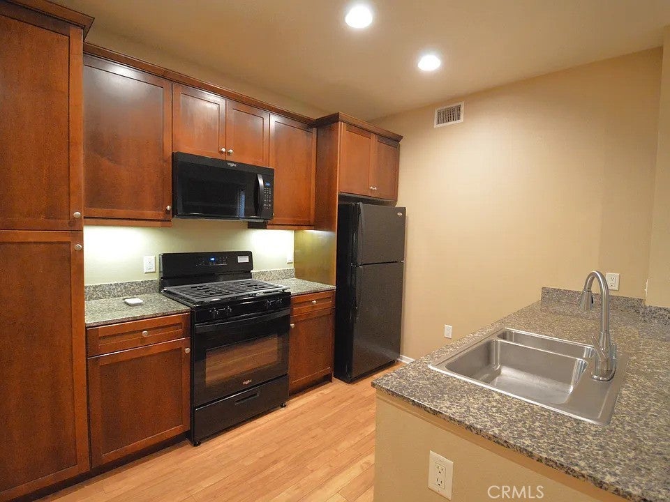 Photo of Listing #OC25008493