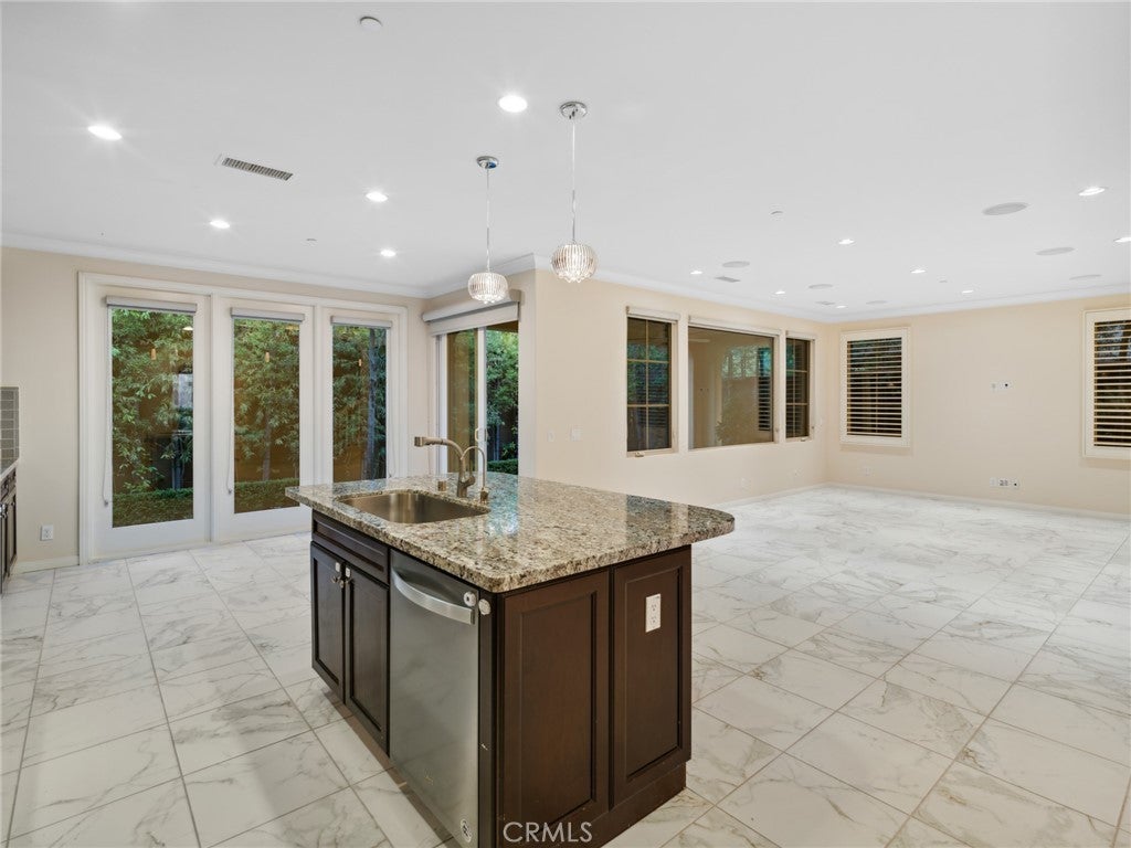 Photo of Listing #OC25041606