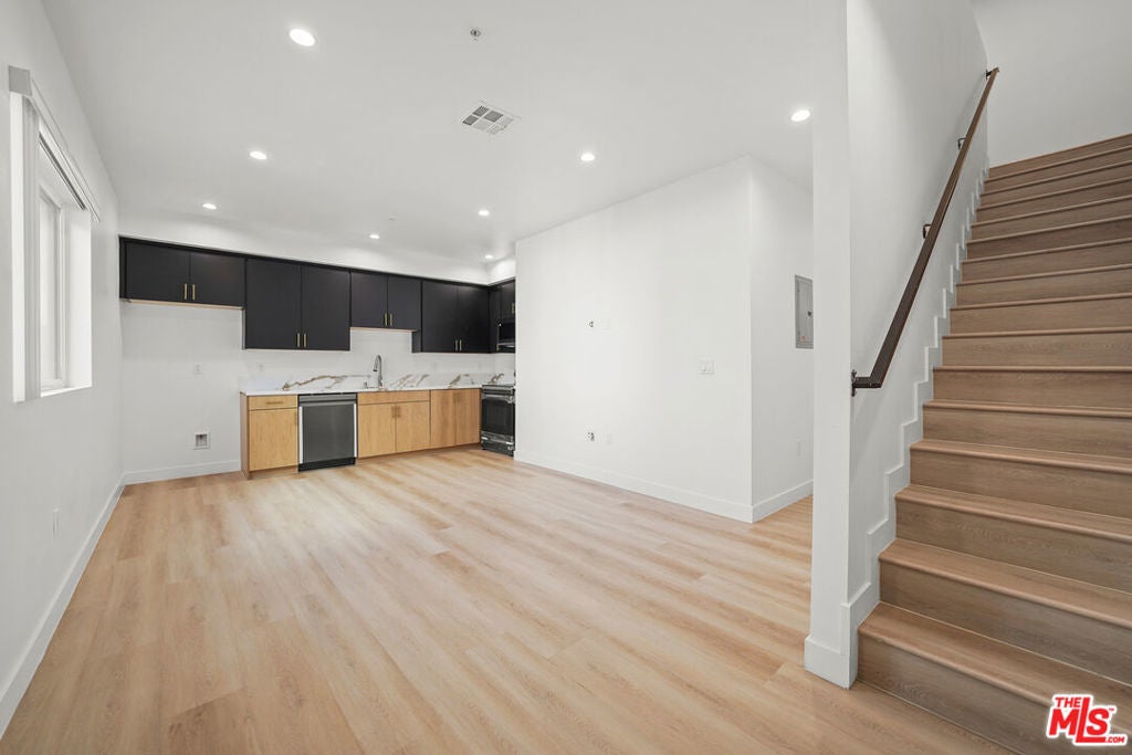 Photo of Listing #25502961