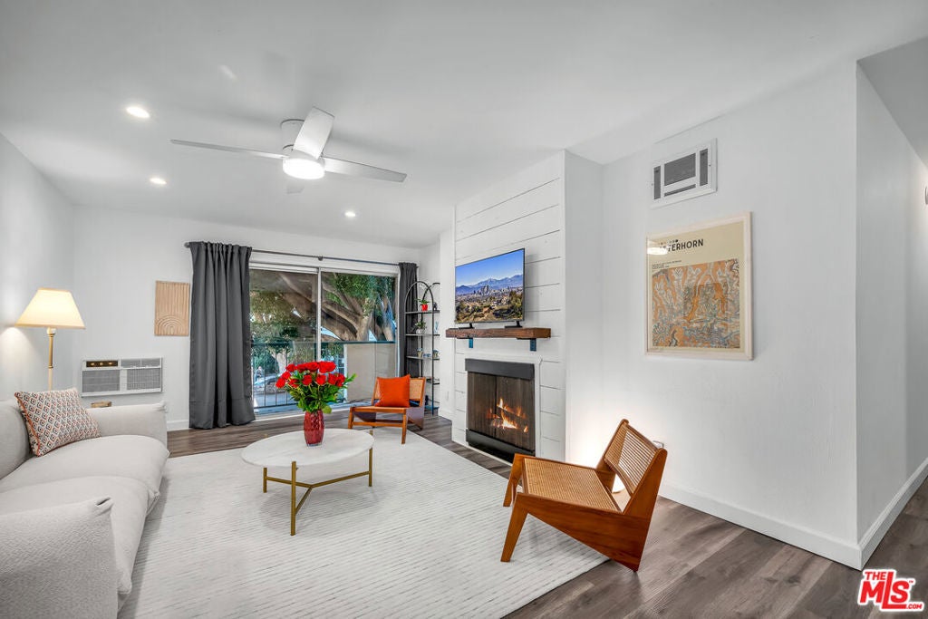 Photo of Listing #25502193