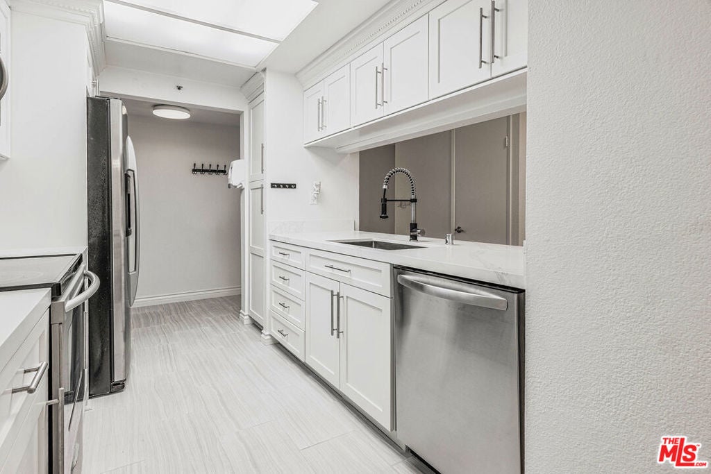 Photo of Listing #25503403