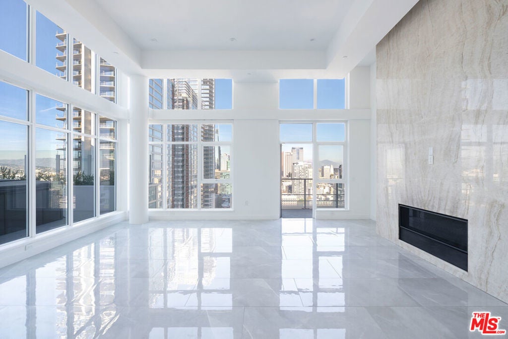 Photo of Listing #25503409