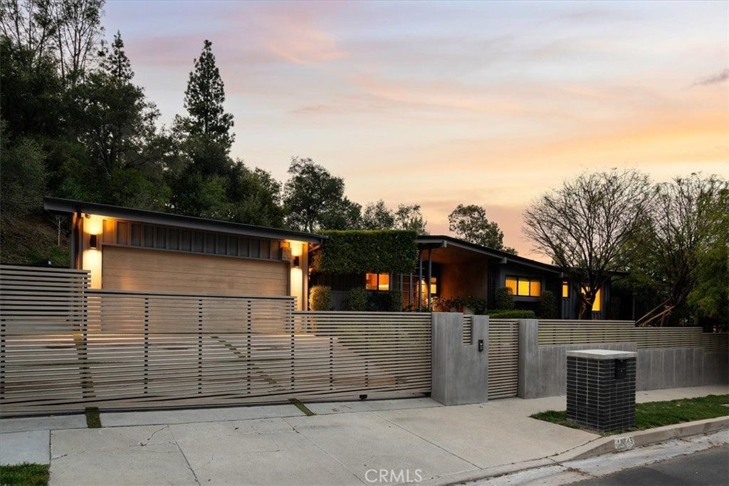 Photo of Listing #SR25040654