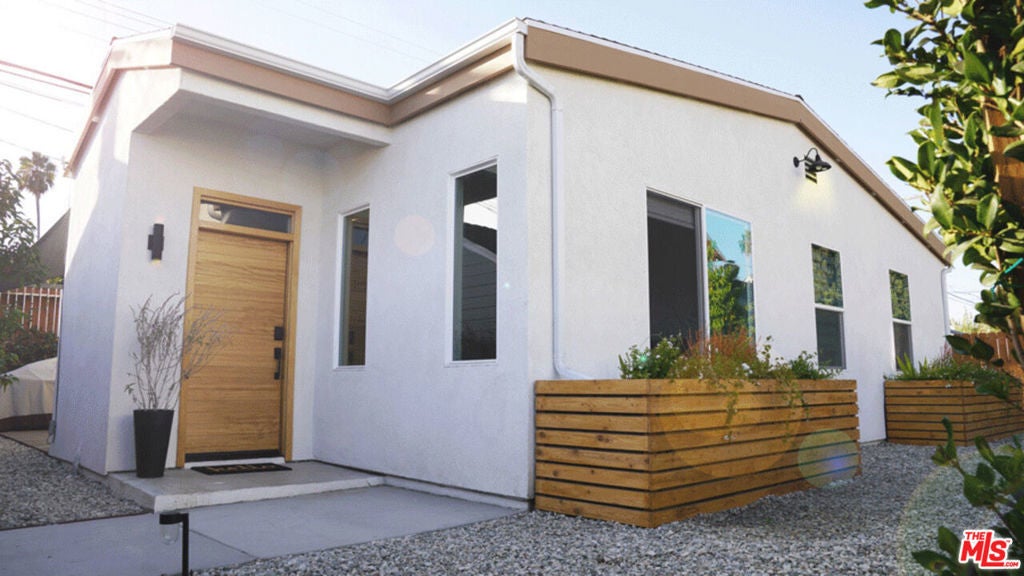 Photo of Listing #25504219