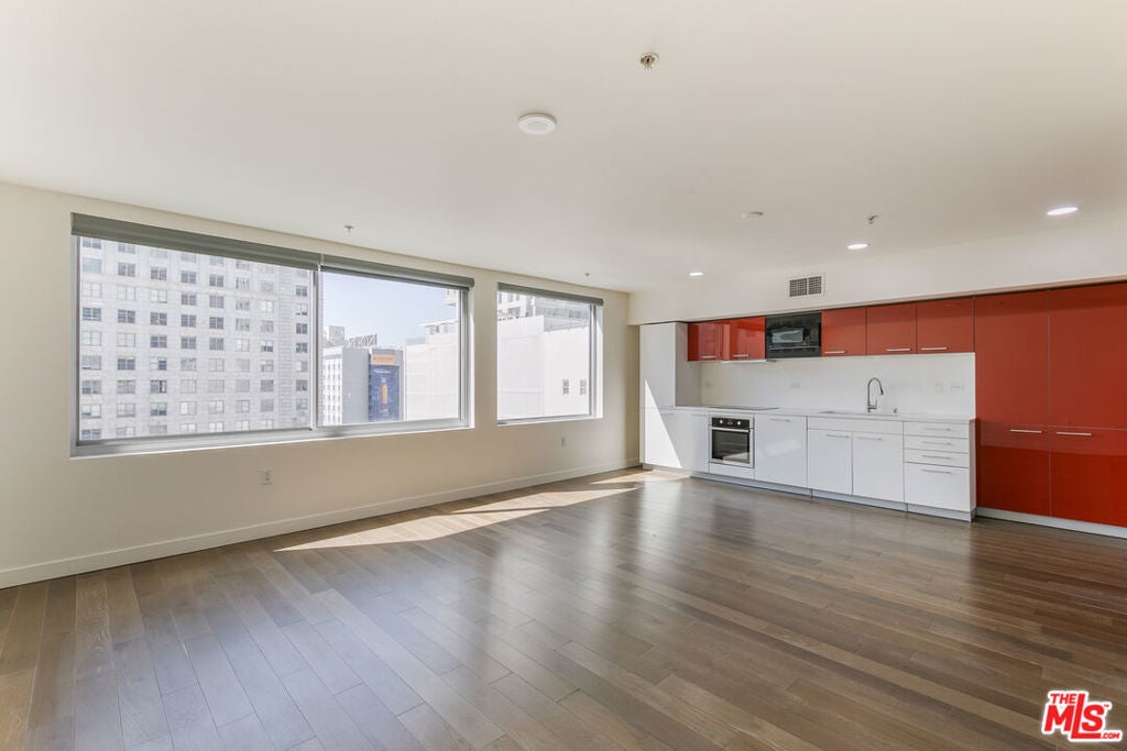 Photo of Listing #25503761