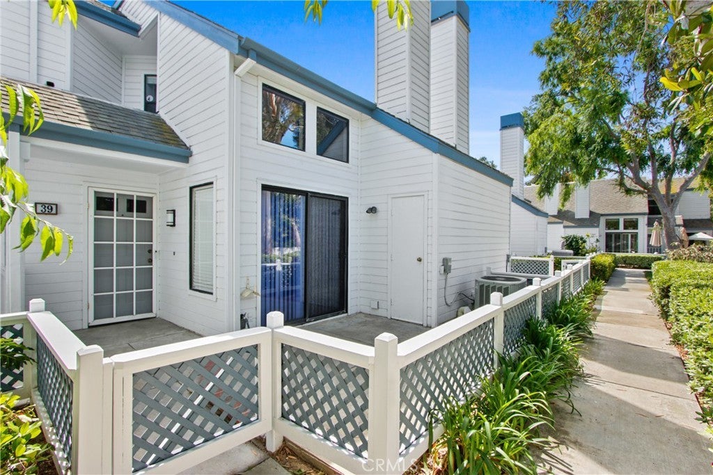 Photo of Listing #OC25036165