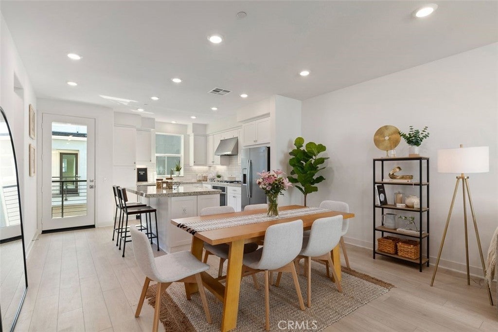 Photo of Listing #OC25046233