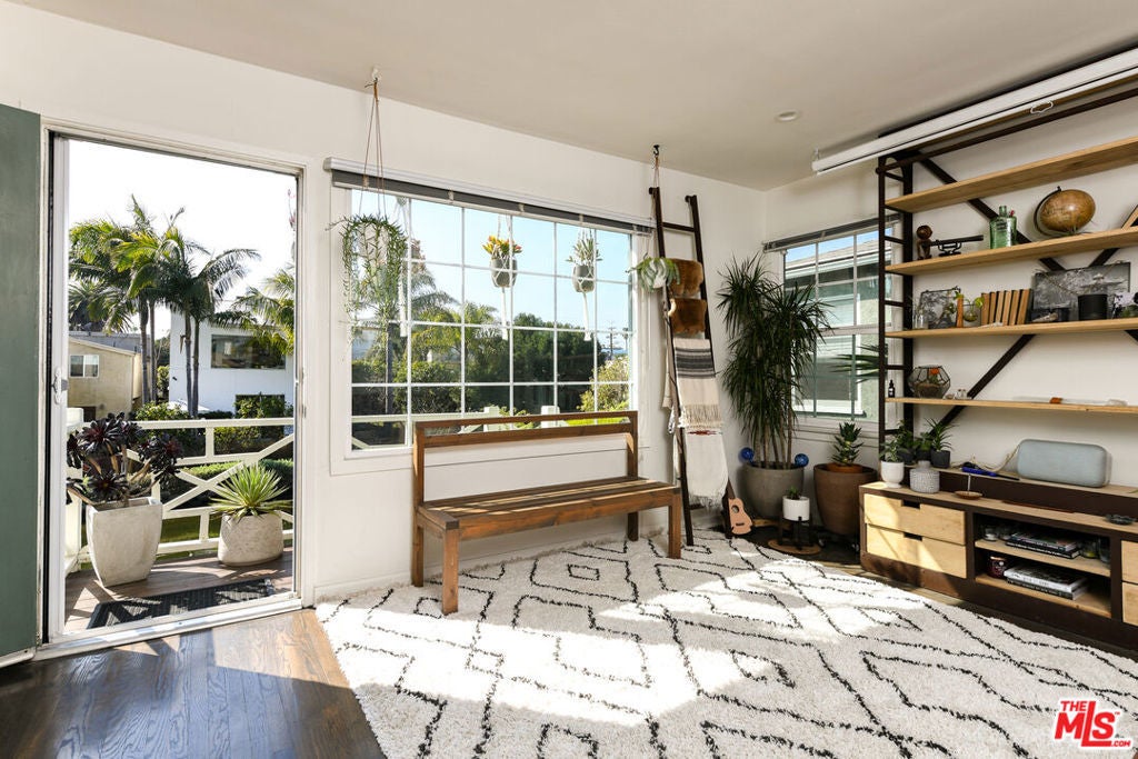 Photo of Listing #25505917