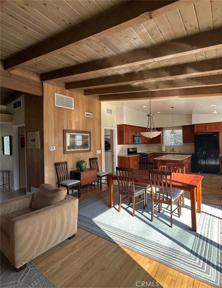 Photo of Listing #SR25047105