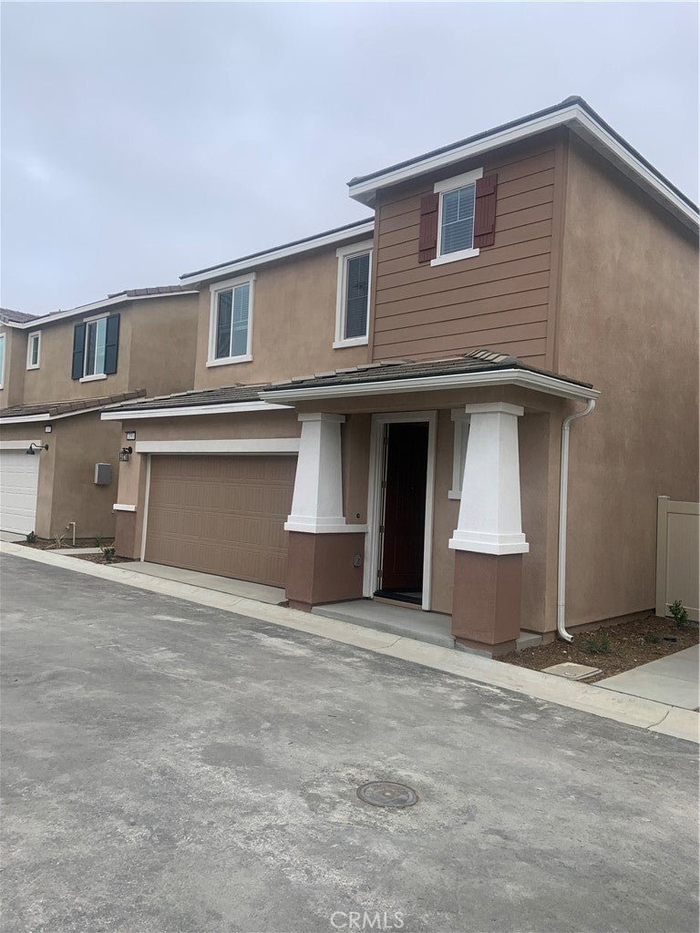 Photo of Listing #IV25047882