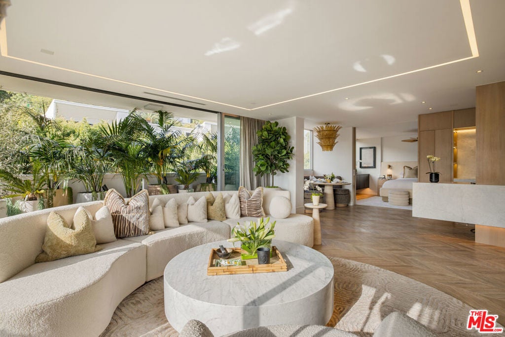 Photo of Listing #25506777