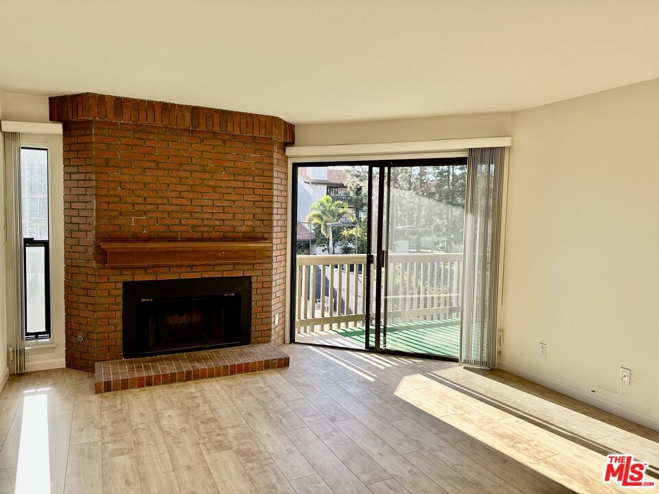 Photo of Listing #25506891