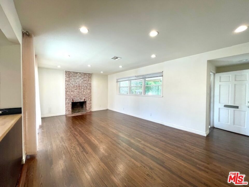 Photo of Listing #25508177