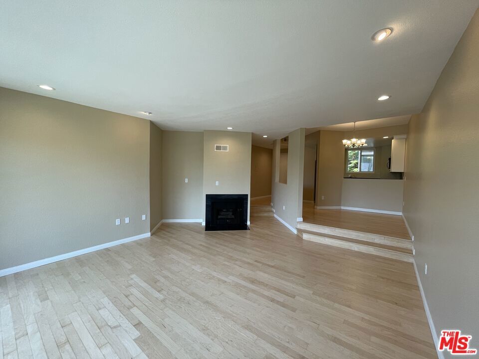 Photo of Listing #25505933