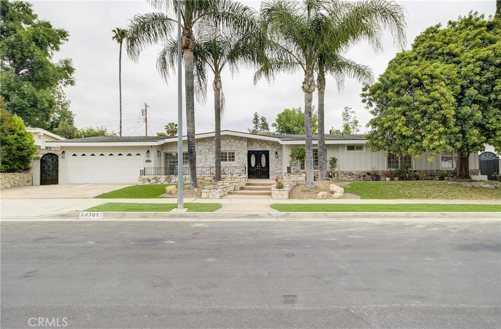 Photo of Listing #SR25050631