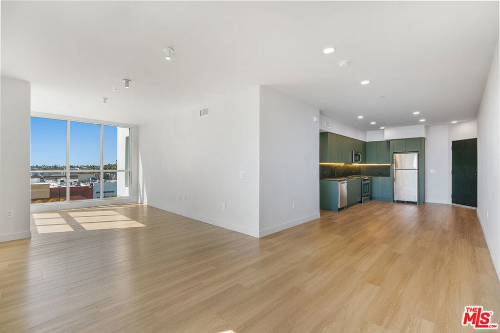 Photo of Listing #25508345