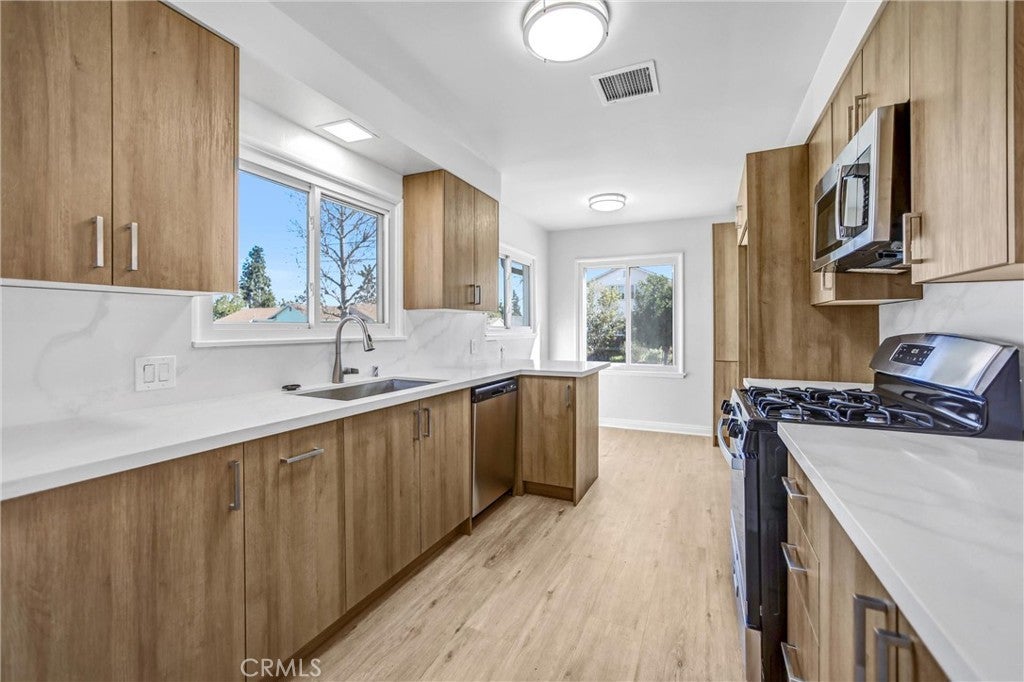 Photo of Listing #SR25051702