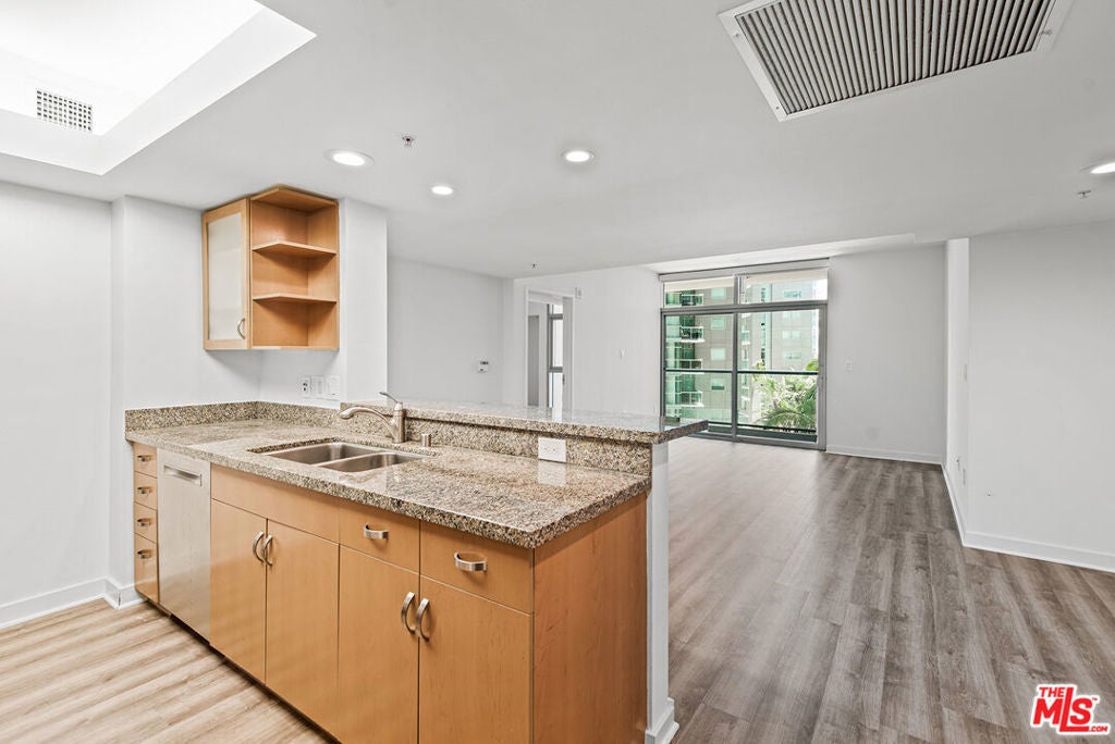 Photo of Listing #25509437